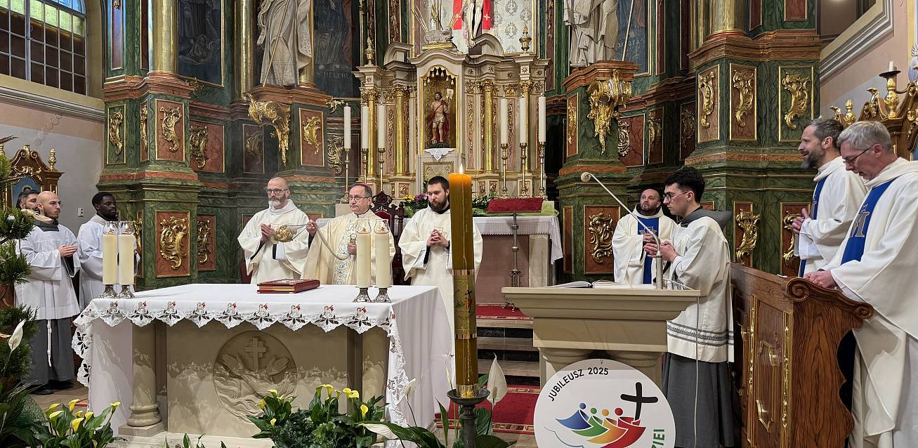 Grafika Centralne obchody 800-lecia „Pieśni słonecznej”